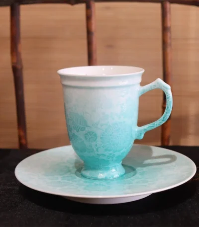 Tea Cups And Saucers—Main Product Image