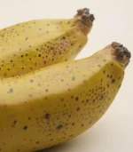 kitchen island decor ceramic bananas detail 01