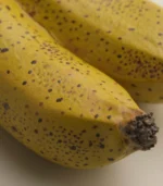 kitchen island decor ceramic bananas detail