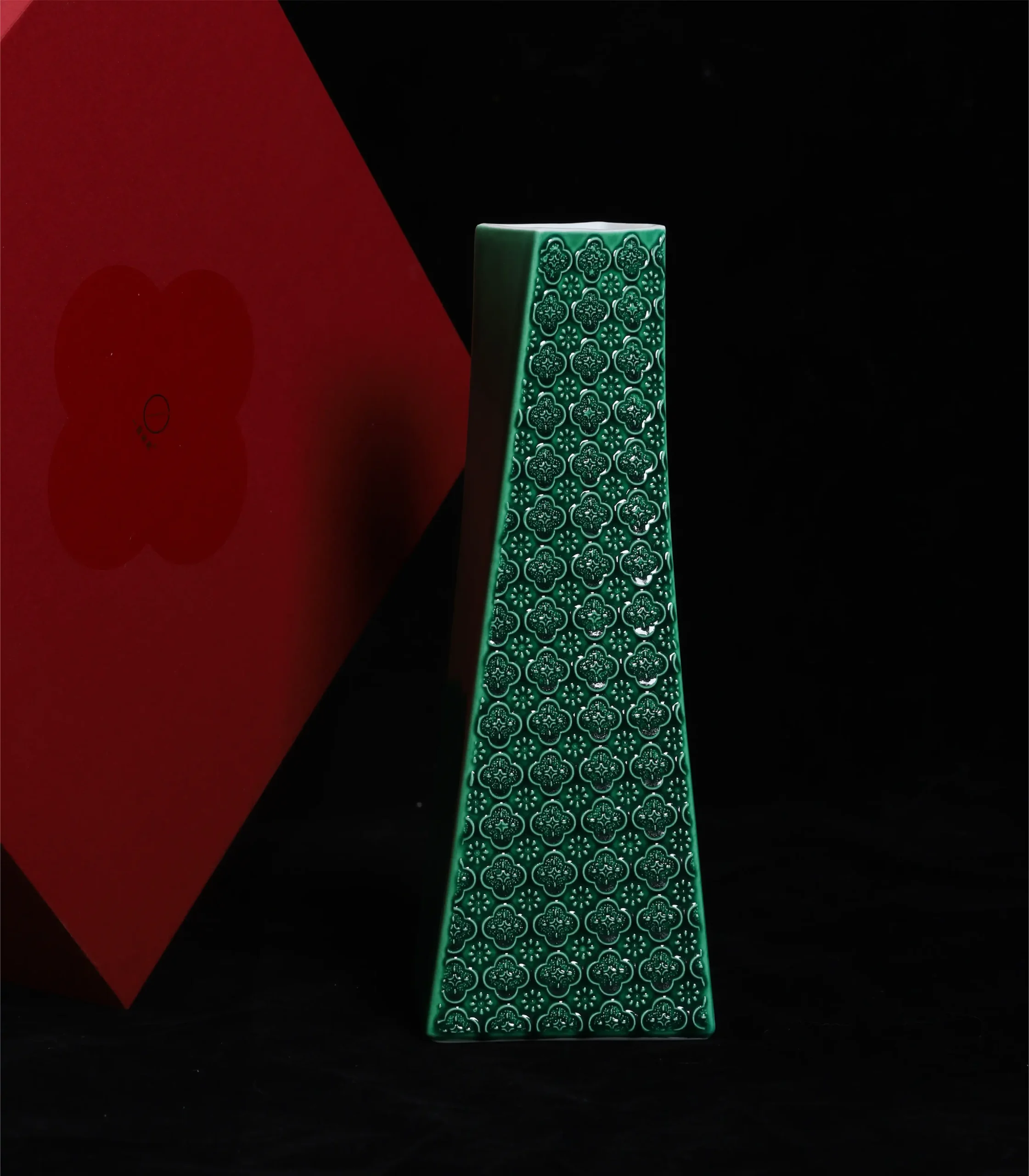 vase for flowers front view 01