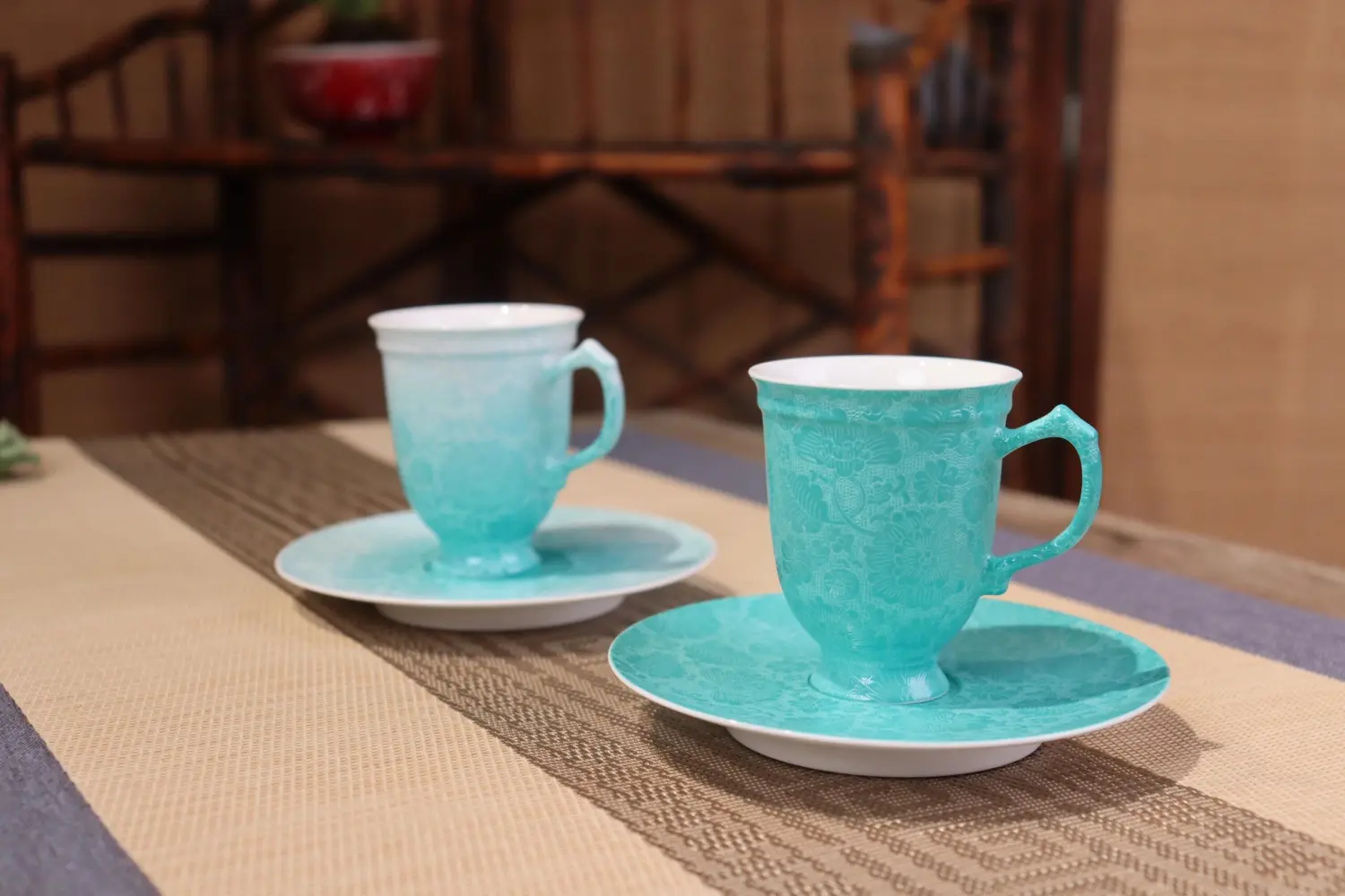 ceramic art : needle-engraved ceramic cups