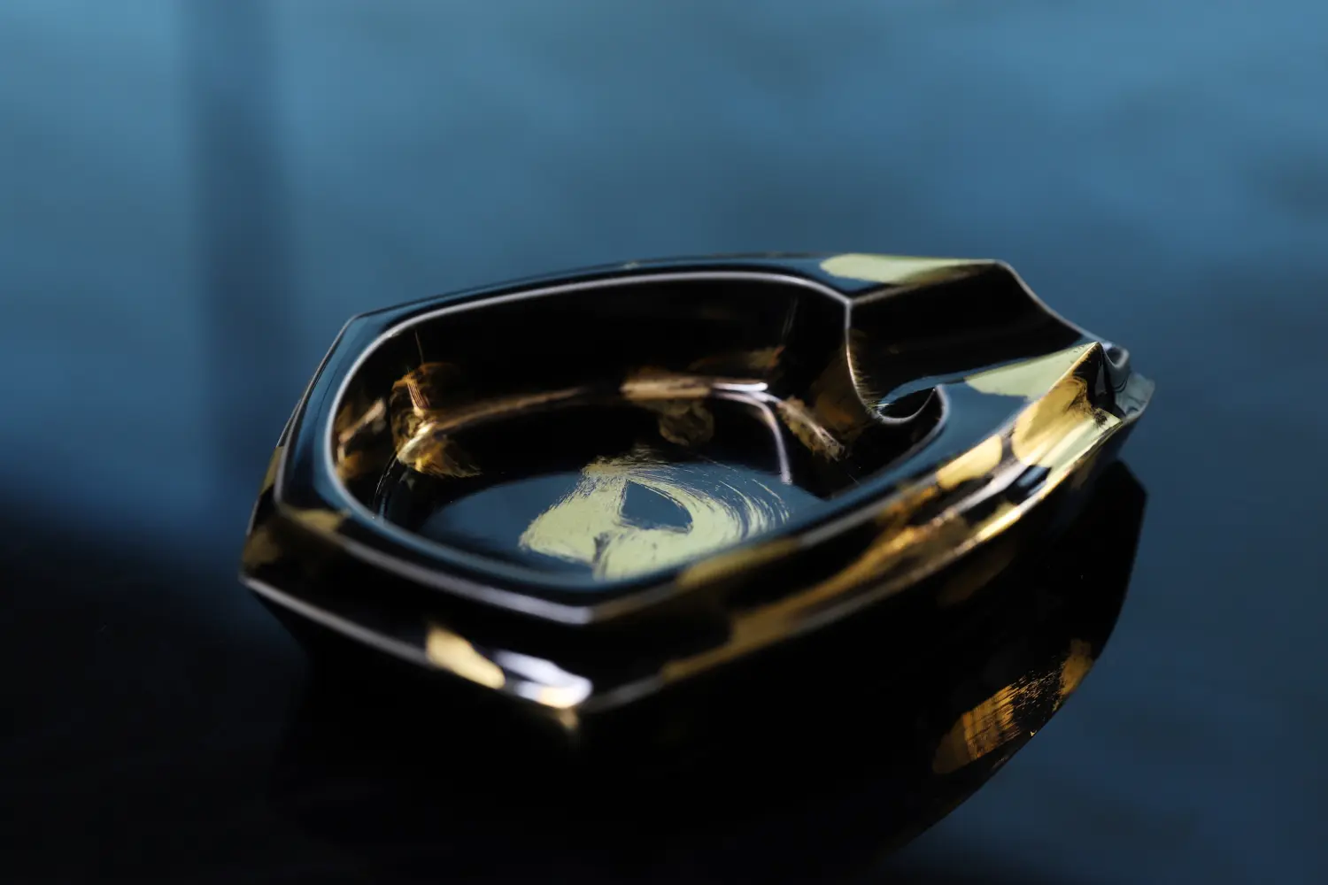 ceramic art : cigar ashtray