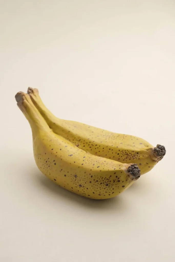 kitchen island decor ceramic bananas detail 04