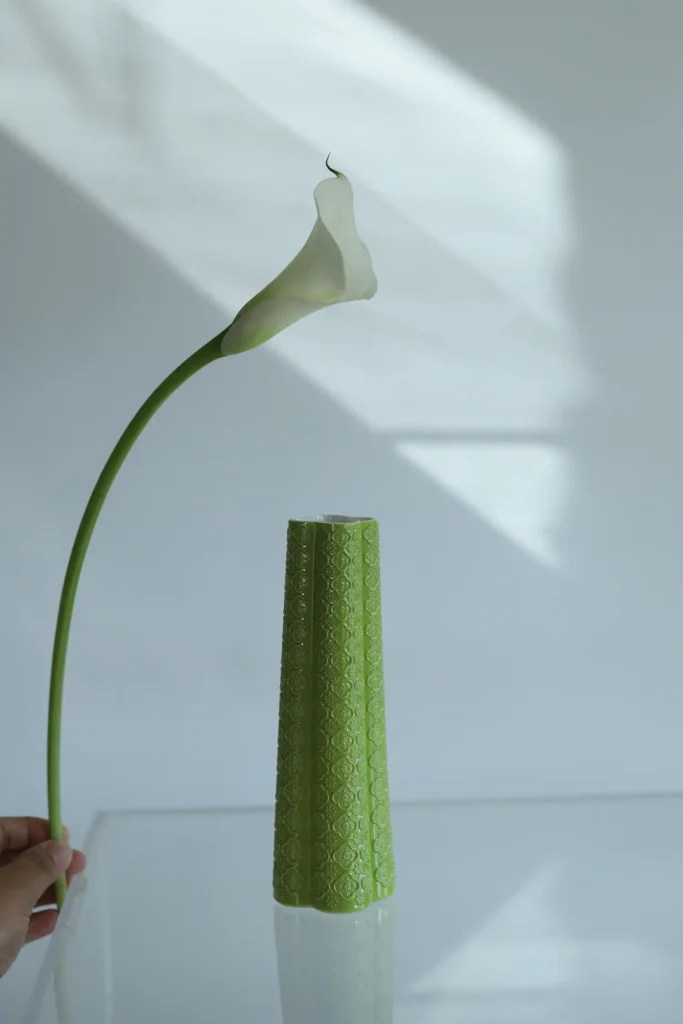 Bud Vase front view 05