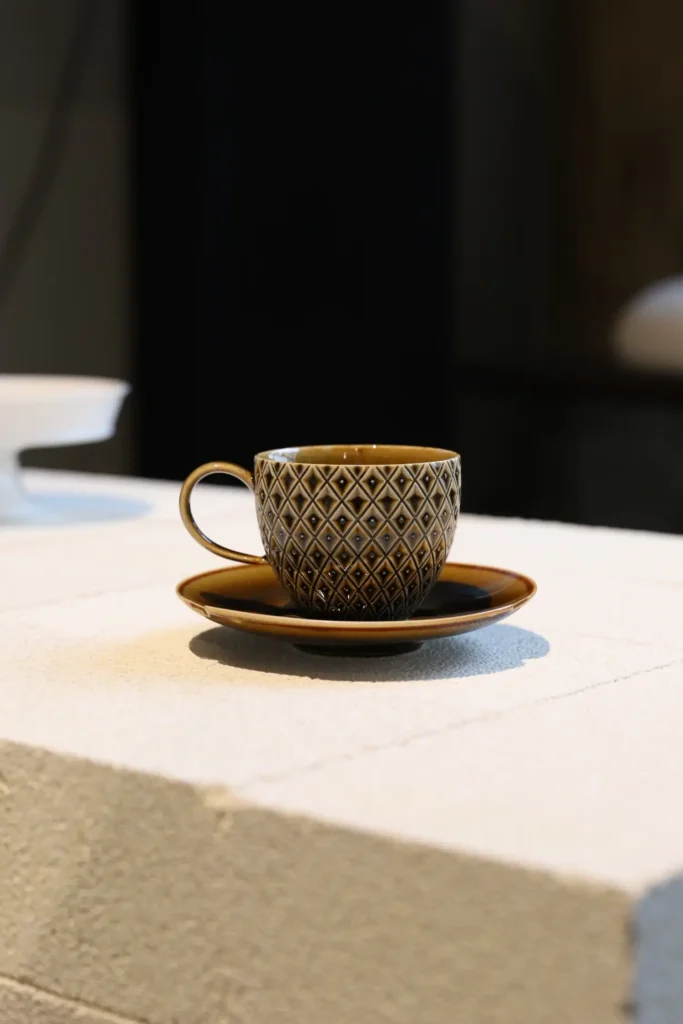 Teacup and Saucer front view 05